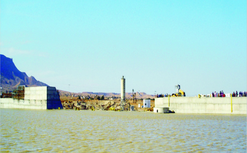 30、突尼斯達(dá)巴卜蓄水壩.JPG