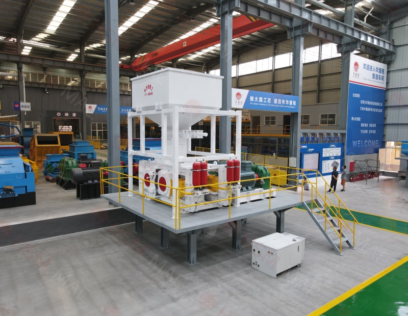 礦廠用高壓輥磨機(jī)